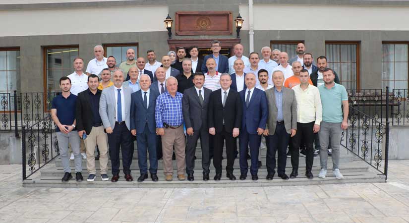 AK Parti’de gündem yerel seçim