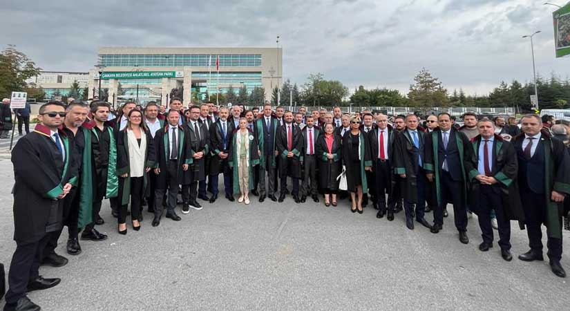 Av.Can Atalay için Barolardan eylem