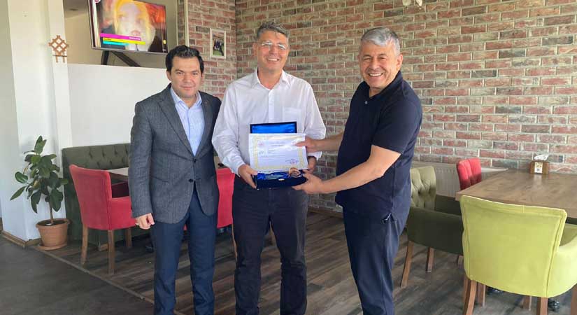 Başhekim Bayraktar’a veda yemeği