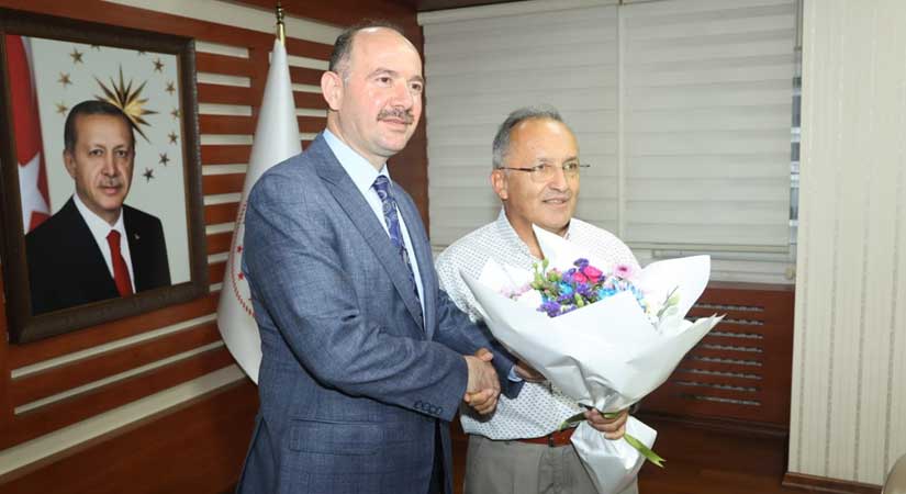 Yıllar sonra bir Vali Gazetecileri kabul etti