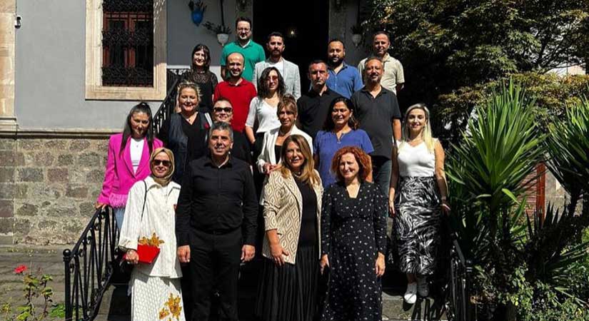 Eczacı odası üyesi olmaktan gurur duyuyorum