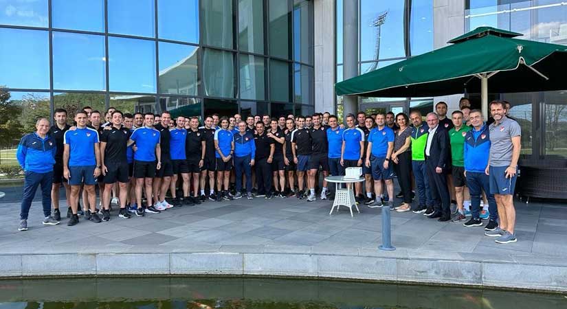 Hakemler seminerdeydi!