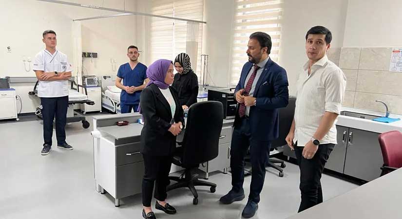 Sağlık personeli ve hastaları dinledi