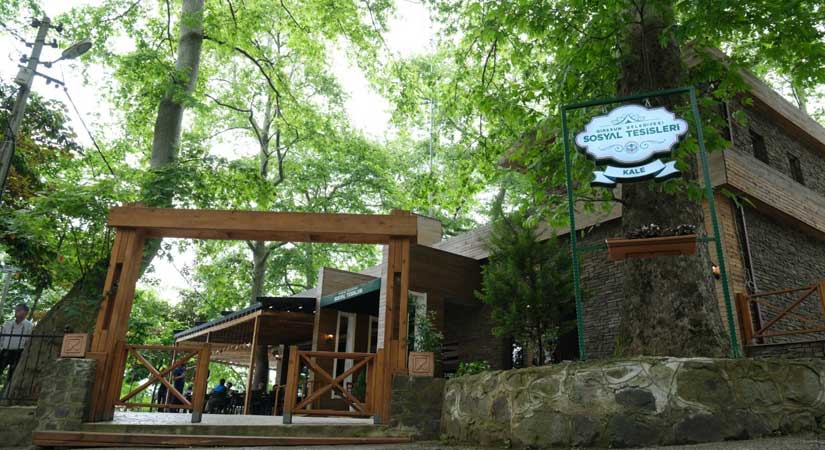 Doğayla iç içe kale sosyal tesisleri