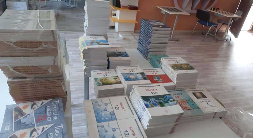 Ücretsiz ders kitapları okullarla ulaştırıldı