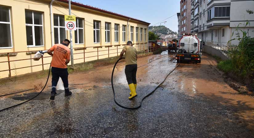 Afetin izleri siliniyor