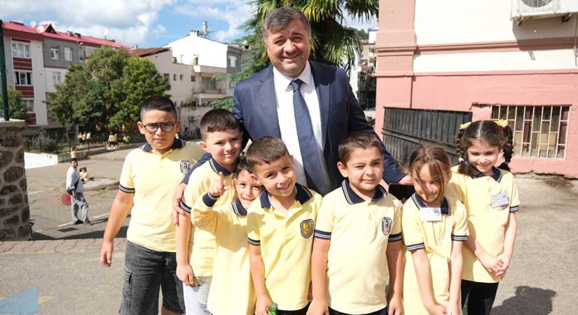 Başkan Şenlikoğlu öğrencilerle beraber