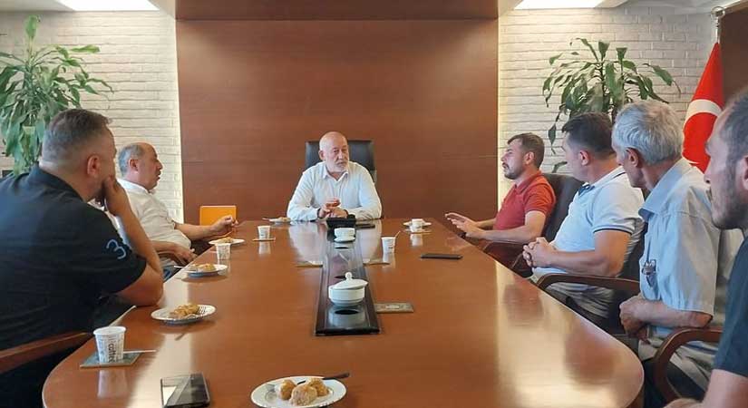 Şentürk, Sanayi Sitesi esnaflarıyla…