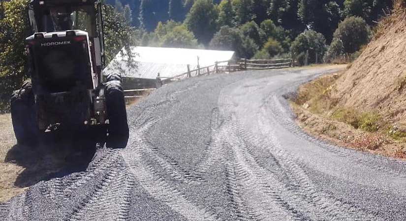 Yağlıdere köy yolları asfaltlanıyor