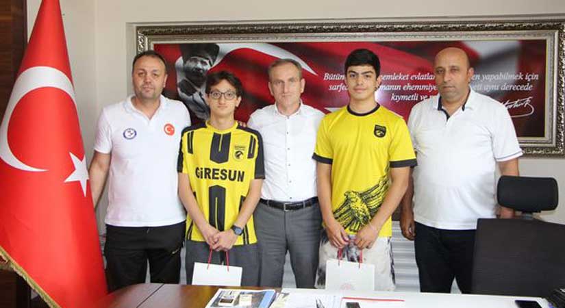 Dereceye giren yüzücülerden ziyaret