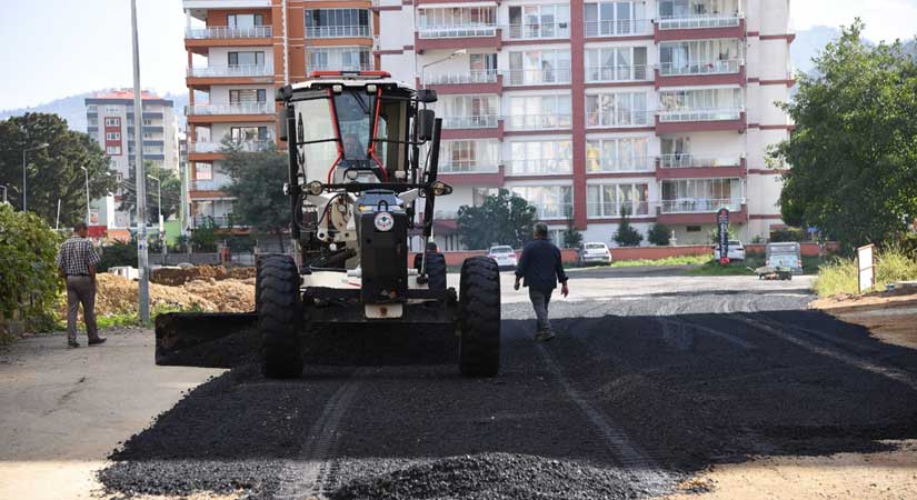 Belediyeden asfalt atağı devam ediyor