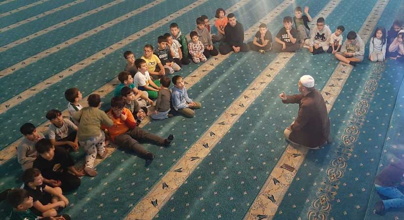 Cami çocuk buluşmaları devam ediyor 