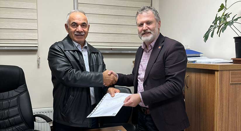 Şenyürek mazbatasını aldı