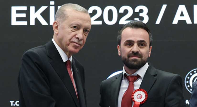 Ödülünü Cumhurbaşkanı Erdoğan’dan aldı