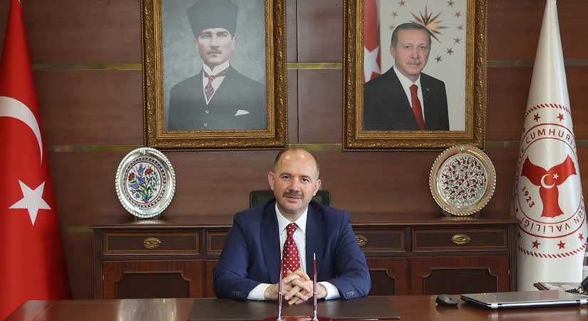 Vali Serdengeçti, ‘Gazeteciler Günü’ kutladı