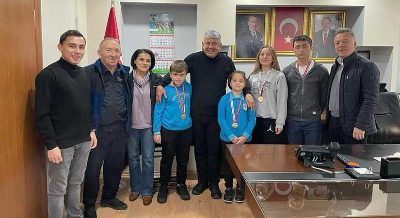 Gençlerimizin azmi ve çalışkanlığıyla gururlanıyoruz