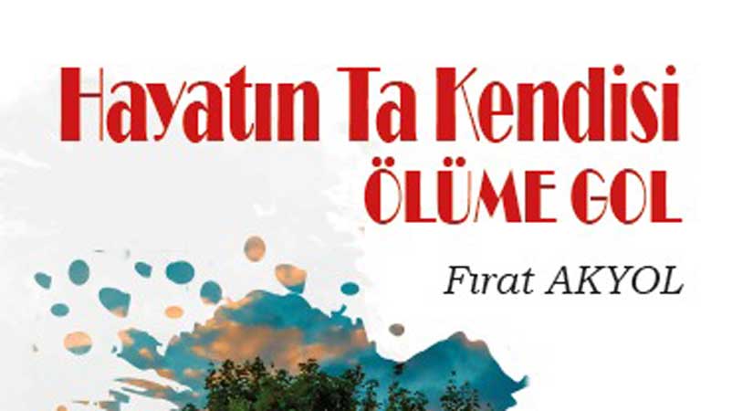 Gazeteci Akyol, ilk kitabını imzalıyor