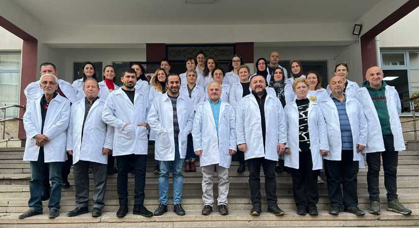 İsimleri yazılı önlük hediye edildi