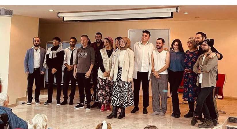 Tiyatro oyunuyla moral buldular