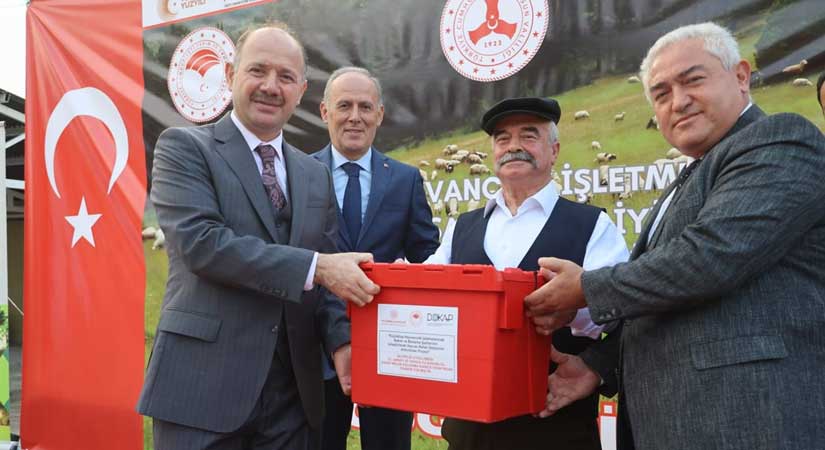 148 yetiştiriciye 310 makine ekipmanı desteği