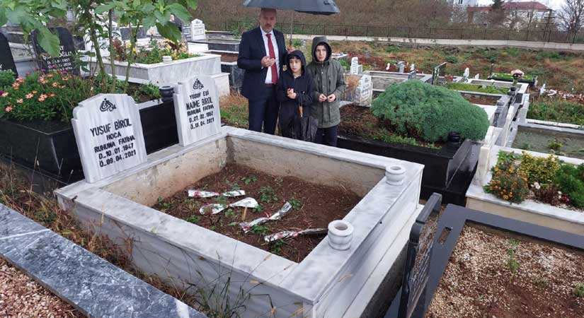 Ebediyete irtihal eden öğretmenler unutulmadı