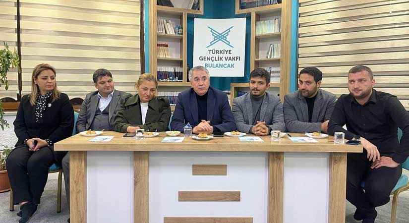TÜGVA gençliğiyle bir araya geldi