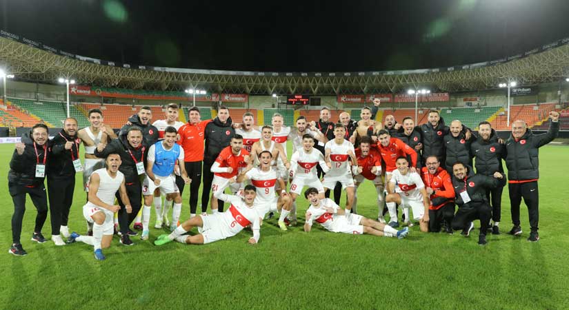 Şahin mutlu dönüyor