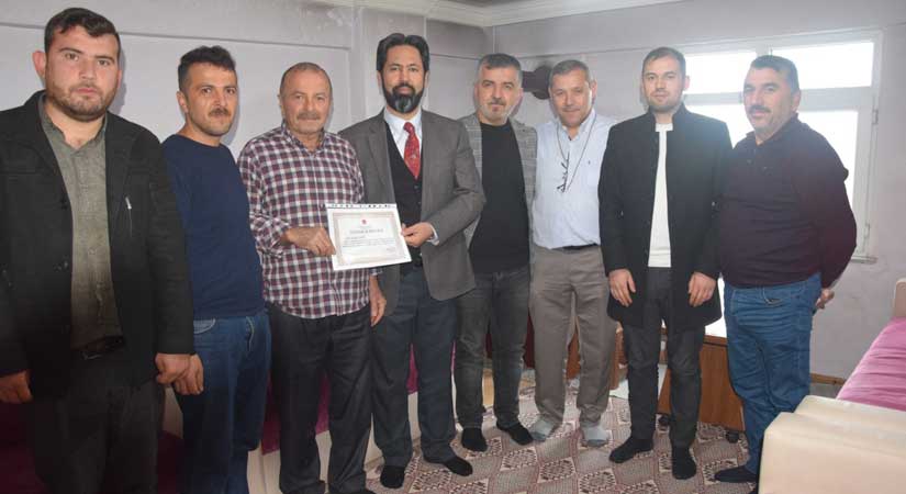 Hayırsever vatandaşlara belge takdim edildi