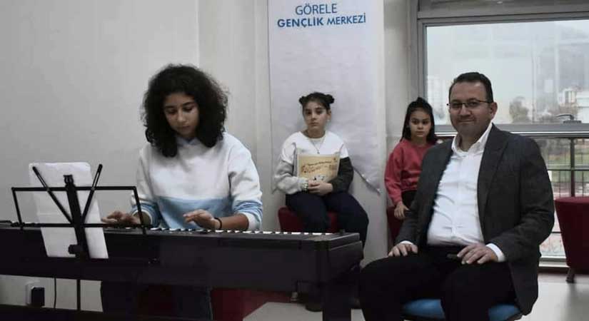 Tüm gençlere ücretsiz!