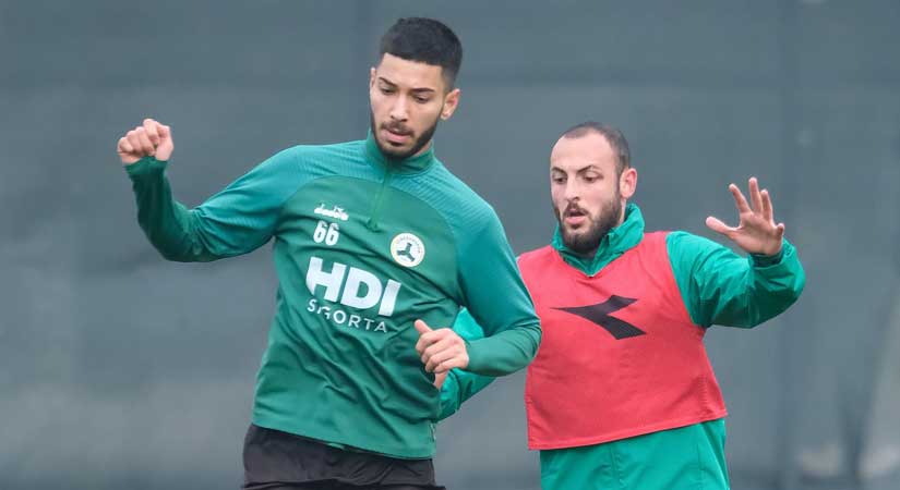 Kampa hoca yetişmedi!