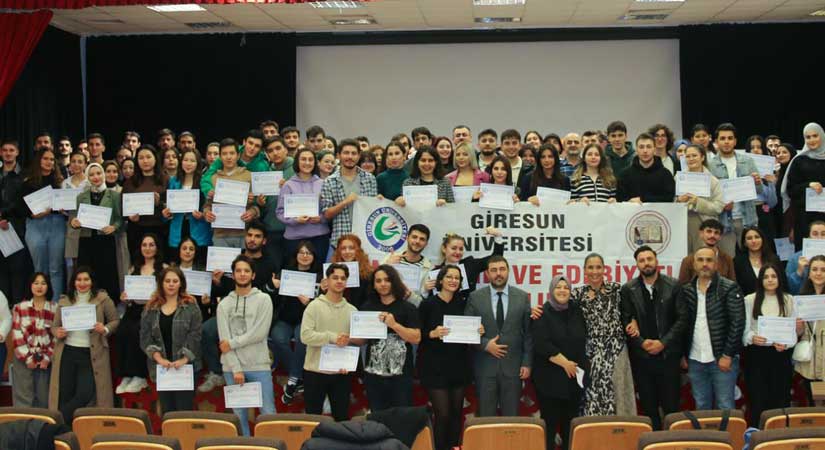 İngilizce ve edebiyat öğrencileri yarıştı