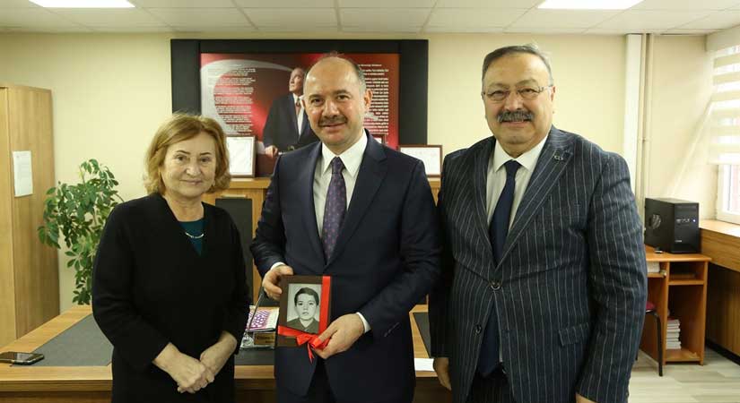 Serdengeçti lise yıllarına gitti