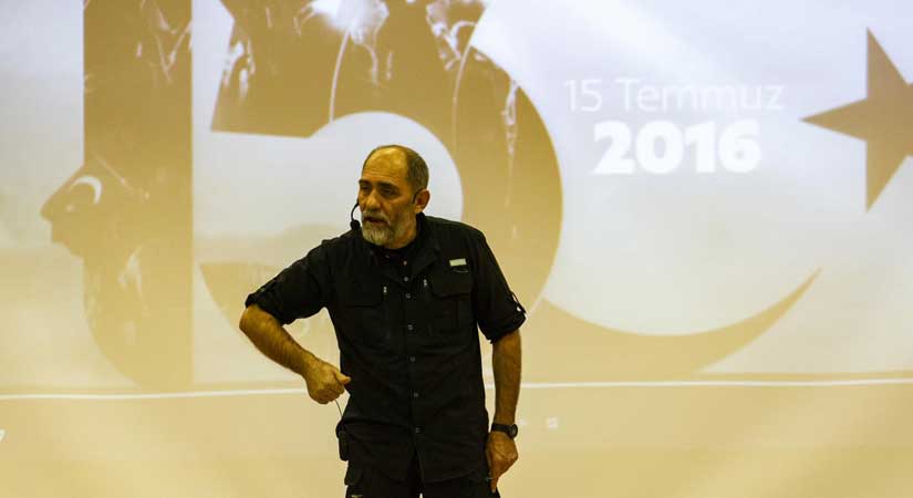 Üniversite gençliğine hitap etti