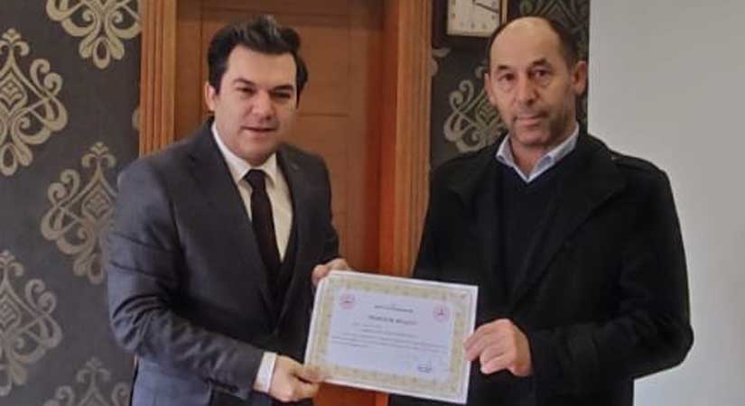 Kaymakam Tengir’den muhtarlara Teşekkür Belgesi