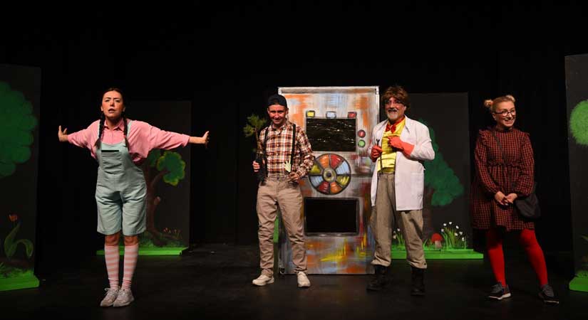 Çılgın zaman yolculuğu çocuk oyunu çok beğenildi