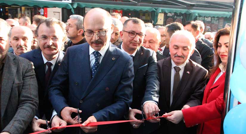 Türk Eğitim-Sen kendi binasında