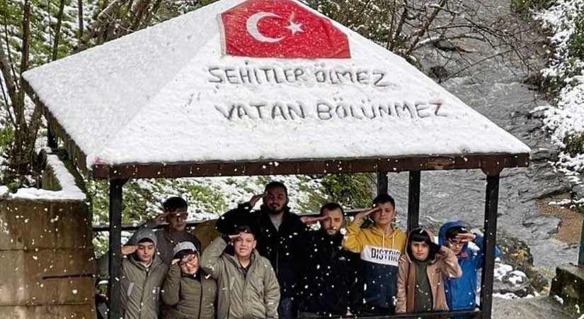 Şehitler Ölmez Vatan Bölünmez!
