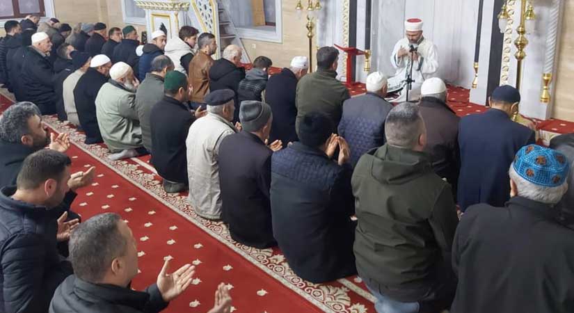 Gençler sabah namazında buluştu