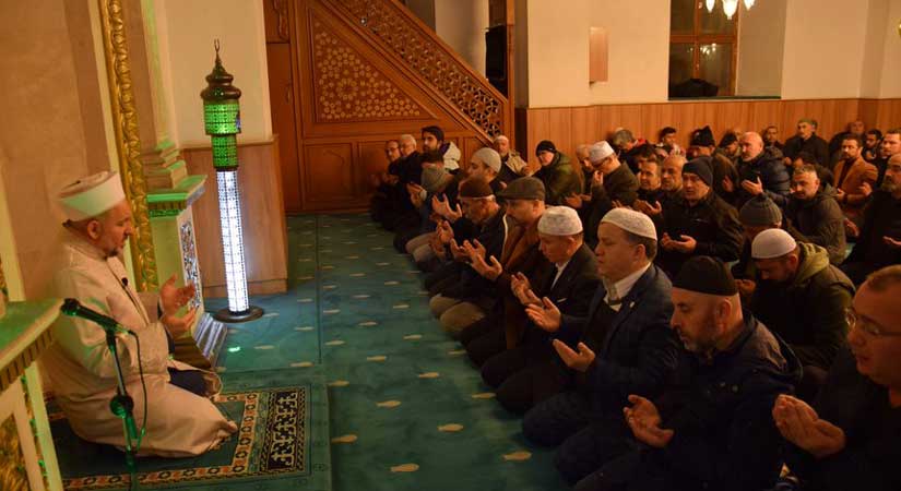 Regaib Kandili dualarla idrak edildi  