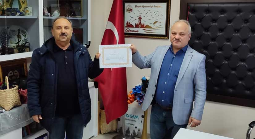 Şeref belgesi ile uğurladı