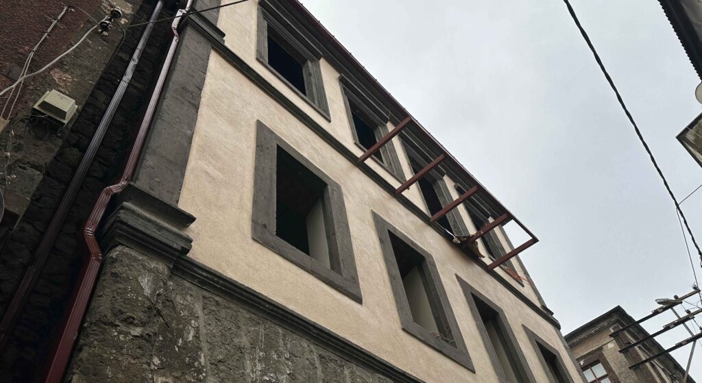 Tarihi binanın restorasyonu tamamlanıyor