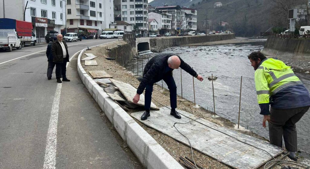 Duroğlu’nda kaldırımlar yenileniyor