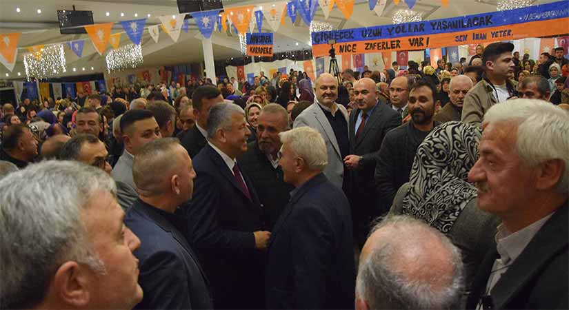 AK Parti Espiye’de tanıtım toplantısı düzenledi