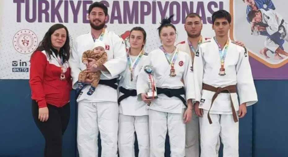 GRÜ JUDO takımı gururlandırdı