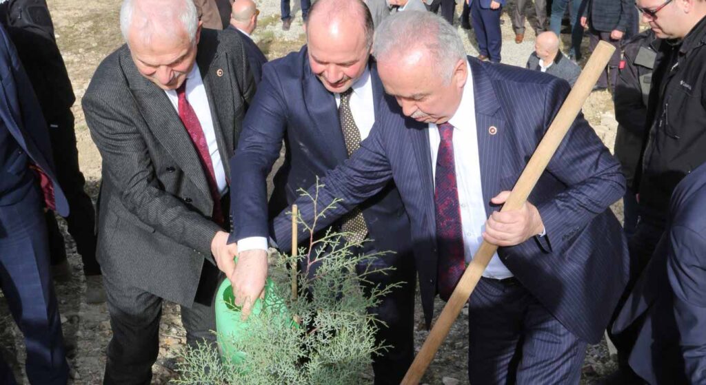 Harşit şehitleri için fidan dikildi