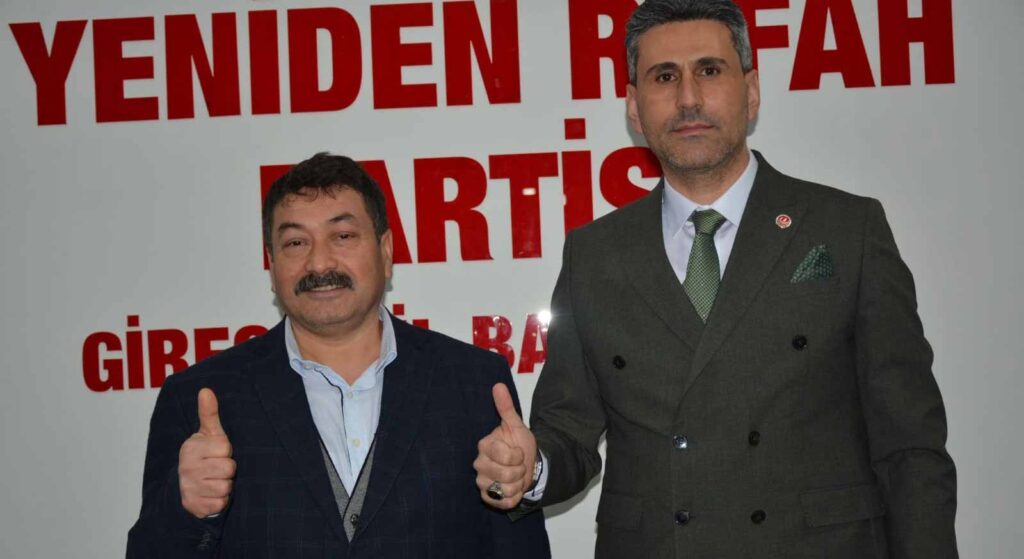 YRP partiye rozet takma töreni düzenledi