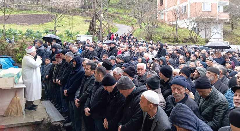 Arpacık son yolculuğuna uğurlandı 