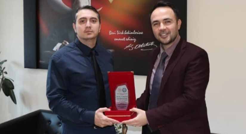 Yılın Hekimi Doç.Dr. Bekçi’ye onur plaketi