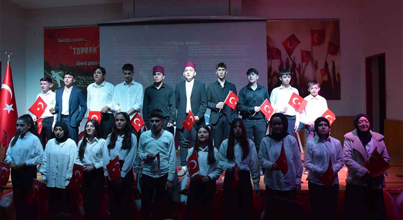 İstiklal Marşı’nın kabulü coşkuyla kutlandı