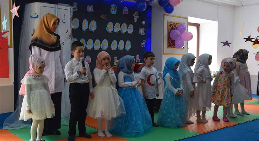 Minik öğrencilerin Kur’an okuma sevinci